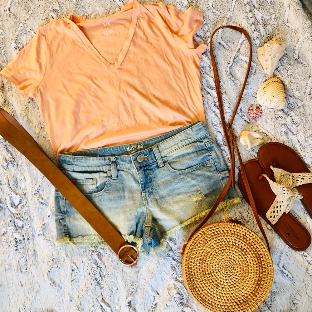Light wash denim shorts ✨